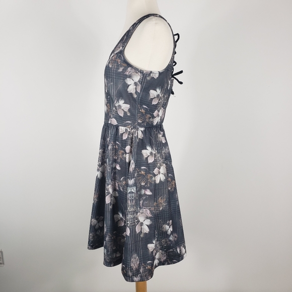 5/$12Jessica Simpson Lace-Up Cutout Back Dress - Picture 6 of 11